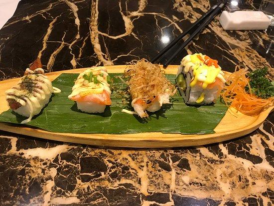 RongHu Restaurant BaXiKaoRou Buffet